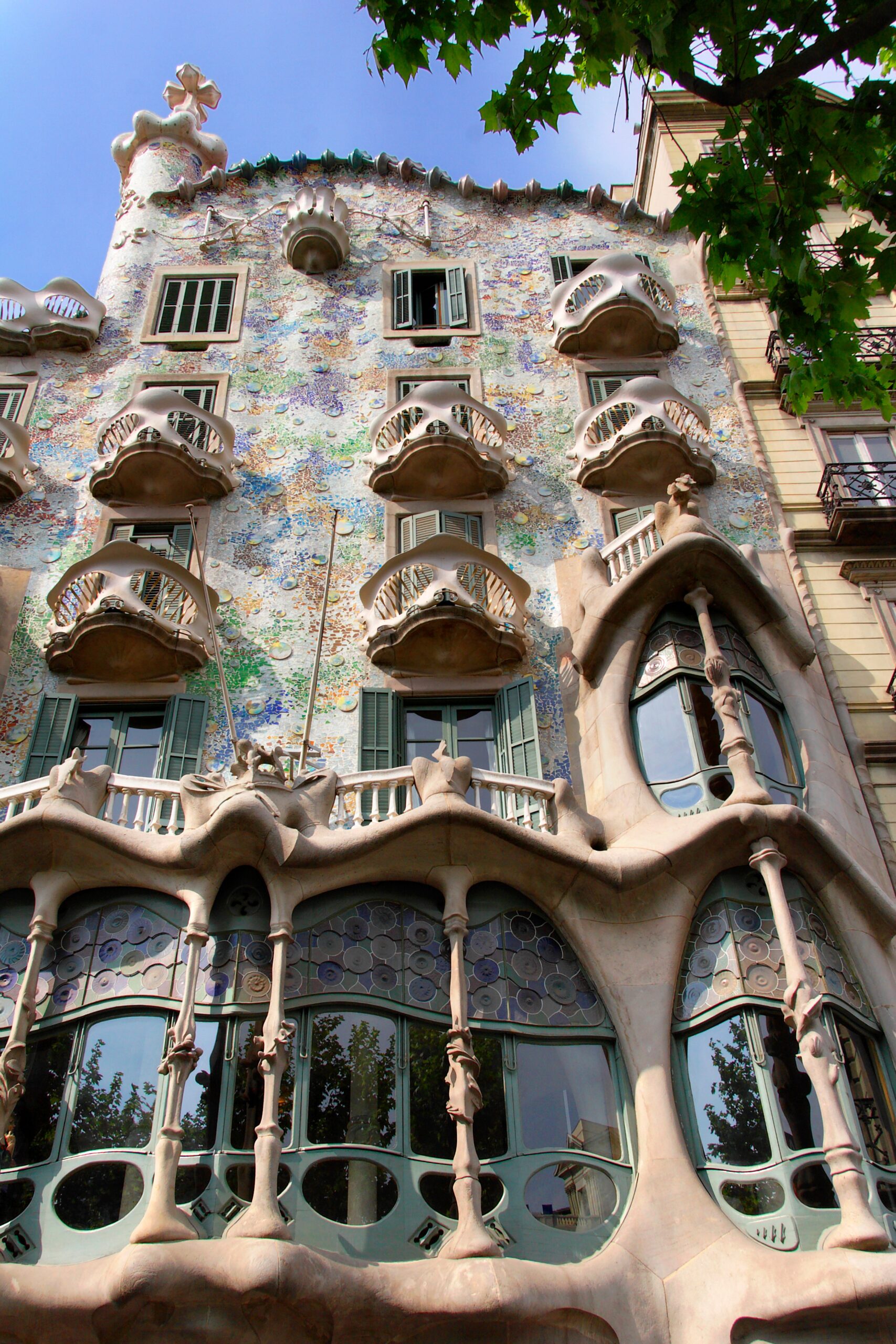 Art Nouveau Movement Supporting Arts & Crafts during Nineteenth-century Europe Art Nouveau Movement Supporting Arts & Crafts during Nineteenth-century Europe
