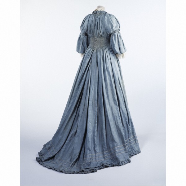 Story of Smocking, An Embroidery Technique to Gather Fabric to create Stretch